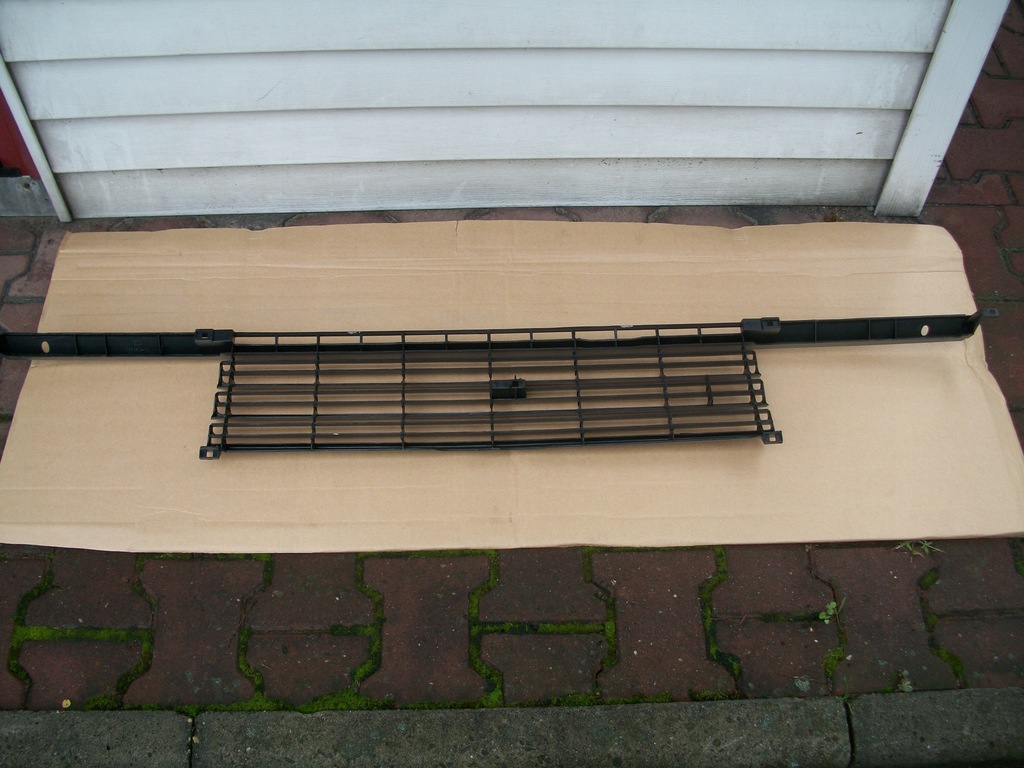 фото №7, Nissan sunny b11 82 85 86 решётка радиатора nowa van wezel 3311510 62310-11a04 ???