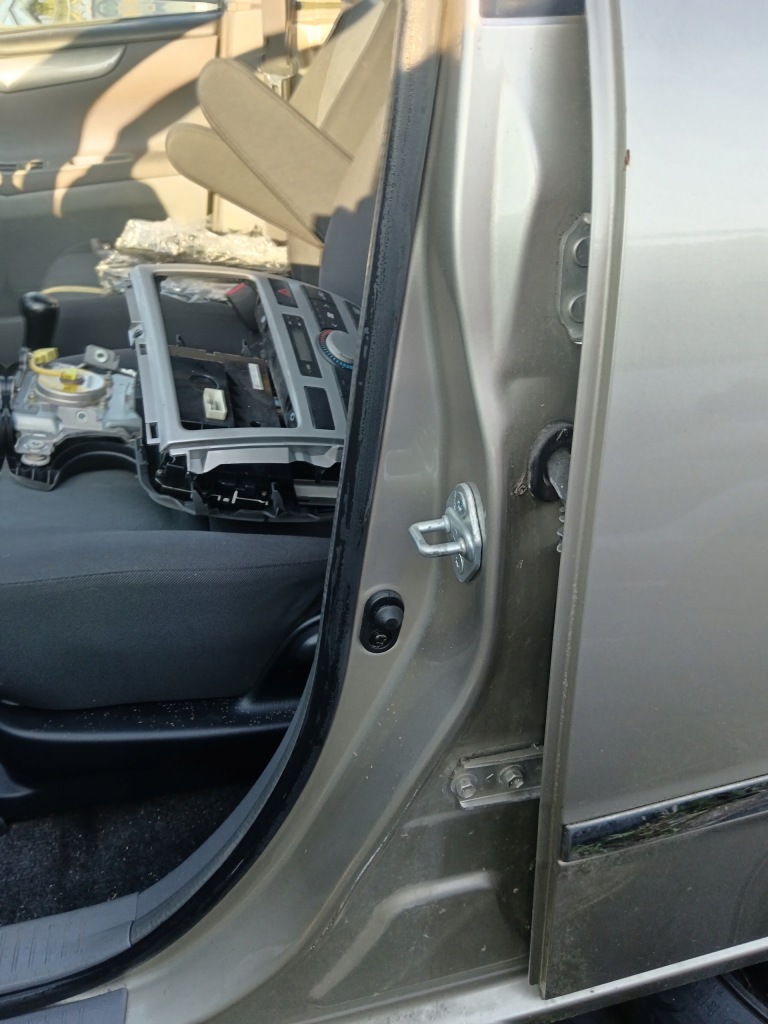 фото №13, Toyota avensis verso прокладка двері кузовна отвір ліва права перед задня