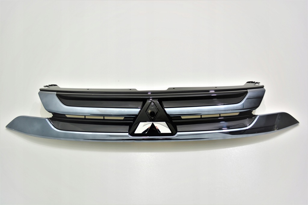 фото №1, Mitsubishi outlander iii lift 15-21 решётка радиатора решётка радиатора