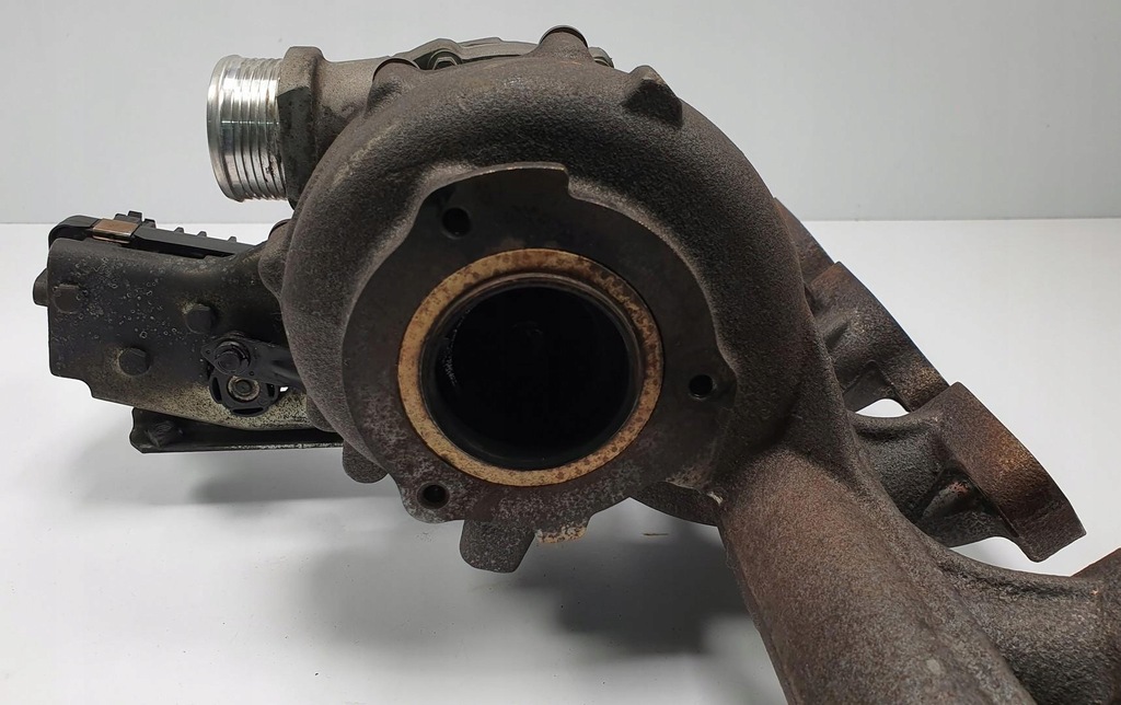 фото №8, Коллектор выпускной компрессор регулятор турбина volvo c70 ii 2.4 d5 30774670