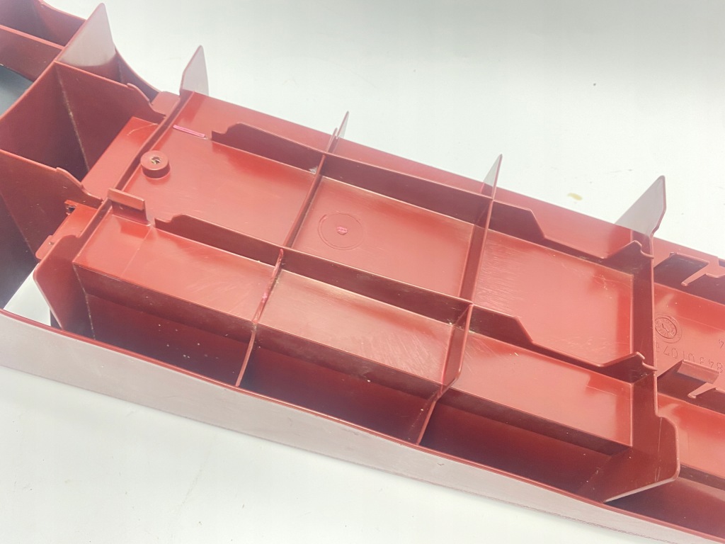 Бардачок тунель попільничка задній bordowy mercedes w124 купе 1248430107 Ціна