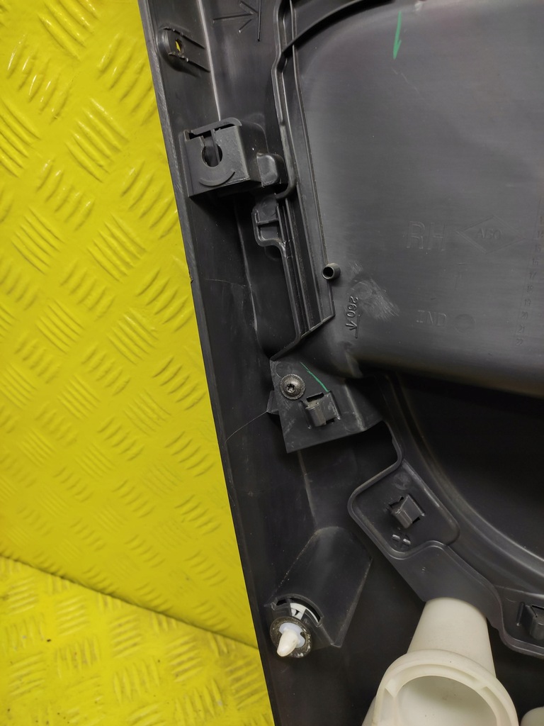 фото №8, Dacia sandero обивка обшивка дверь правый перед