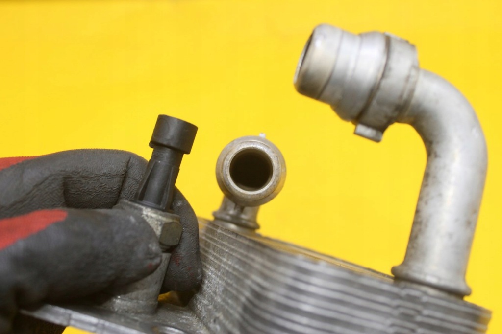 Радиатор масла alfa mito 1.6 jtd 6555148 в Украине