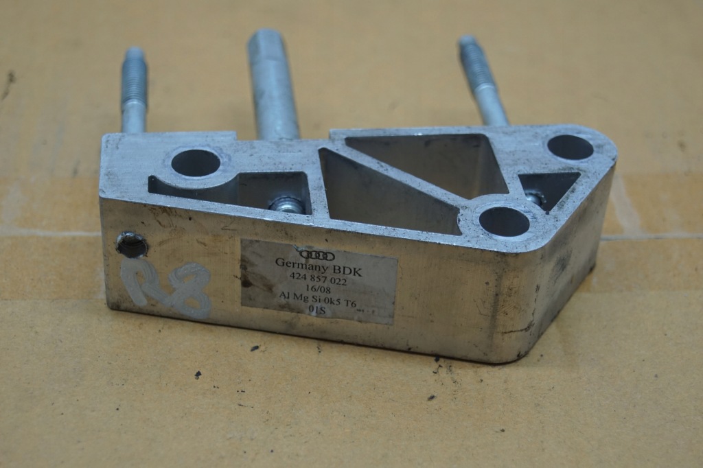 фото №3, Кронштейн кронштейн панелі audi r8 420 424857022