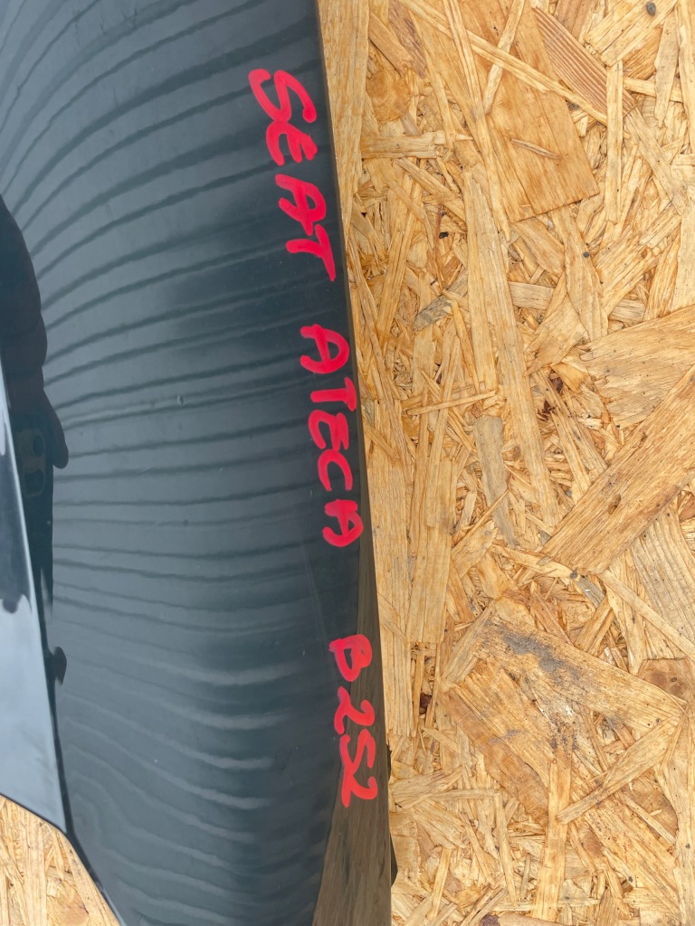 Крыло  передний правый  перед seat ateca 575 Цена