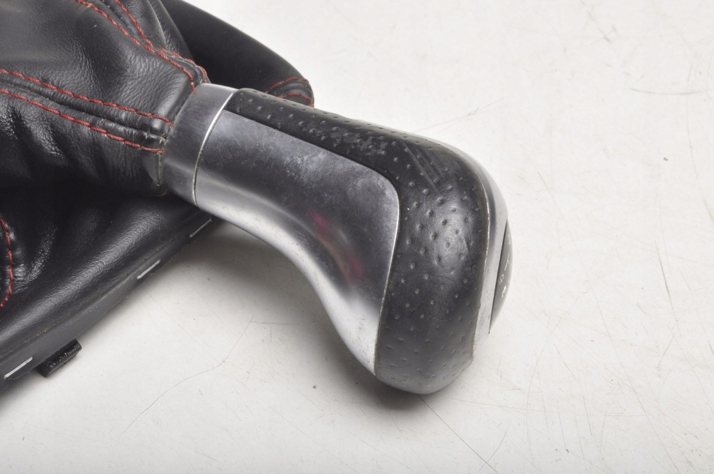 фото №3, Mercedes w117 чехол ручка переключения передач