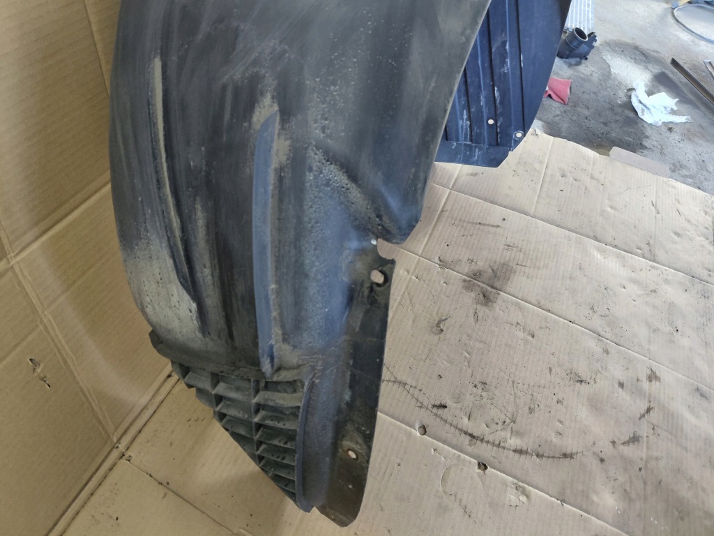 Opel insignia a hb 5d рестайлінг  підкрилок правий задній задні 22816845 Недорого