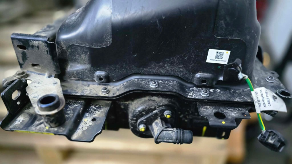 Аккумулятор peugeot 3008 ii lift 1.6 hybrid 67 tyś km 13200wh 9844393580 с Разборки