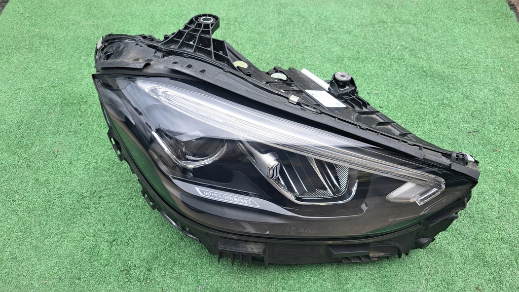 фото №1, Mercedes c-klasa w206 full led лампа передня