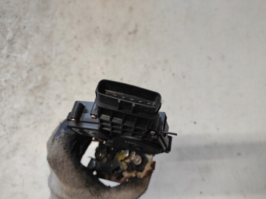 фото №4, Kia magentis ii 2 05- замок правый перед 6pin