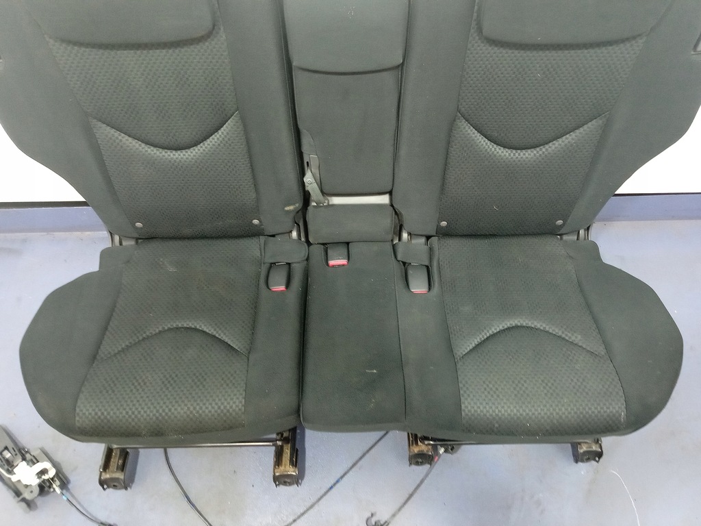 фото №8, Toyota rav4 iii xa30 05- заднє сидіння задня задня ремені