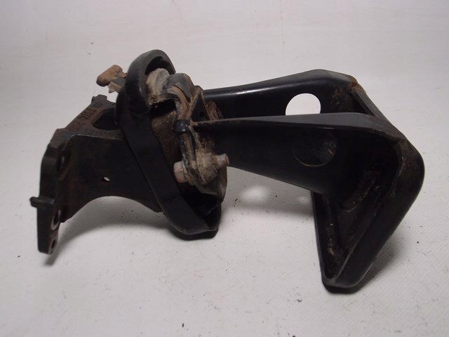 фото №1, Кронштейн подушка кронштейн левый toyota dyna 3.0 d 2011