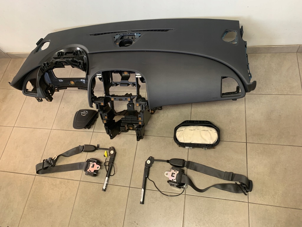 Купить Opel astra iv 4 j 14' приборная панель подушки безопасности ремни оригинал