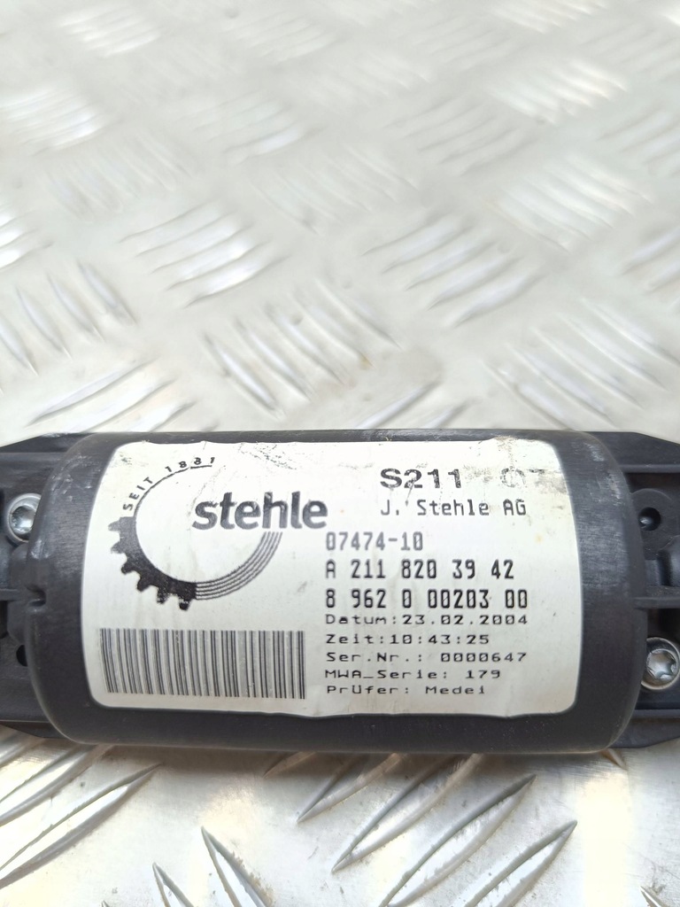 фото №10, Mercedes-benz e w211 2003 моторчик шторки безпеки скло задній