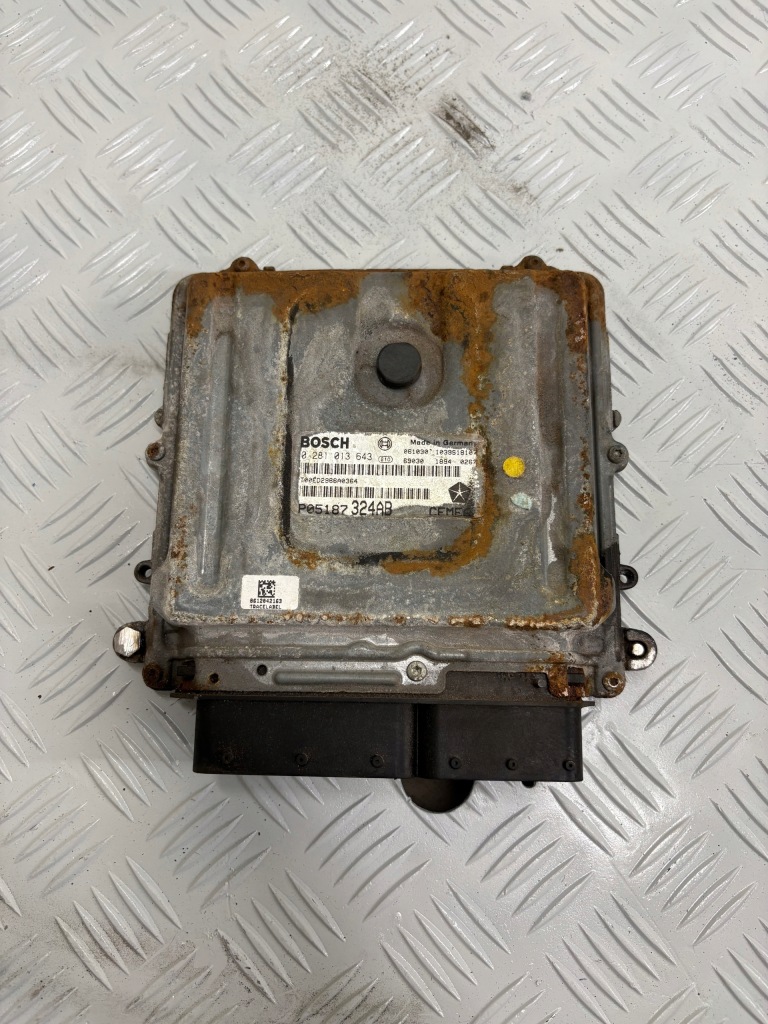 фото №1, Бортовой компьютер двигателя 3.0 crd cherokee wk 0281013643