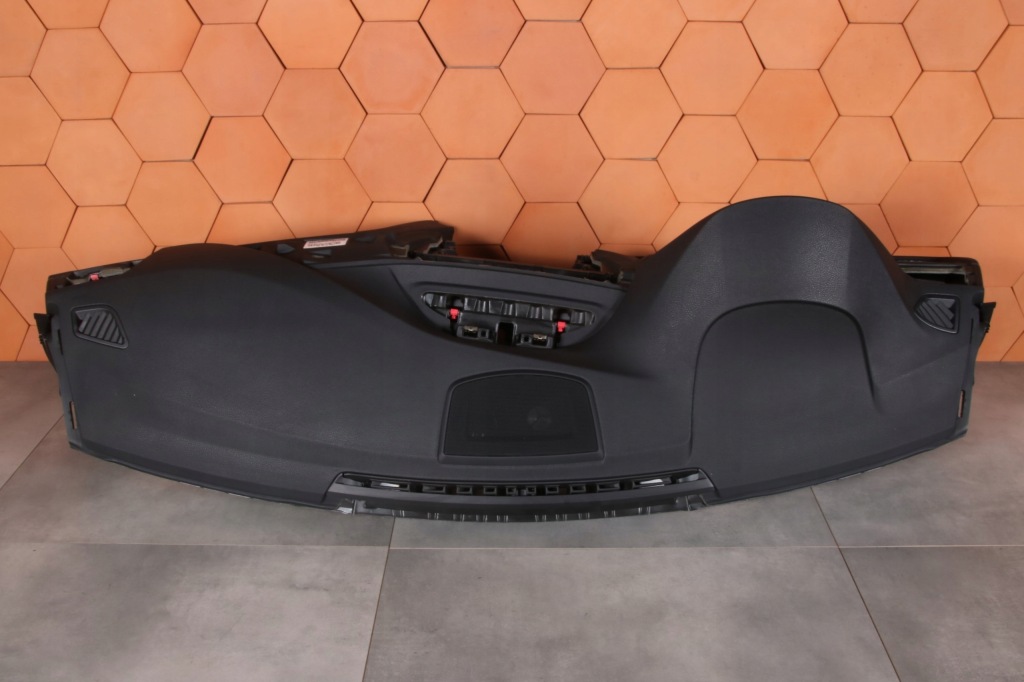 фото №9, Bmw f30 f31 f32 f33 f34 f36 m3 f80 m4 f82 панель приладів приладова панель  czarna