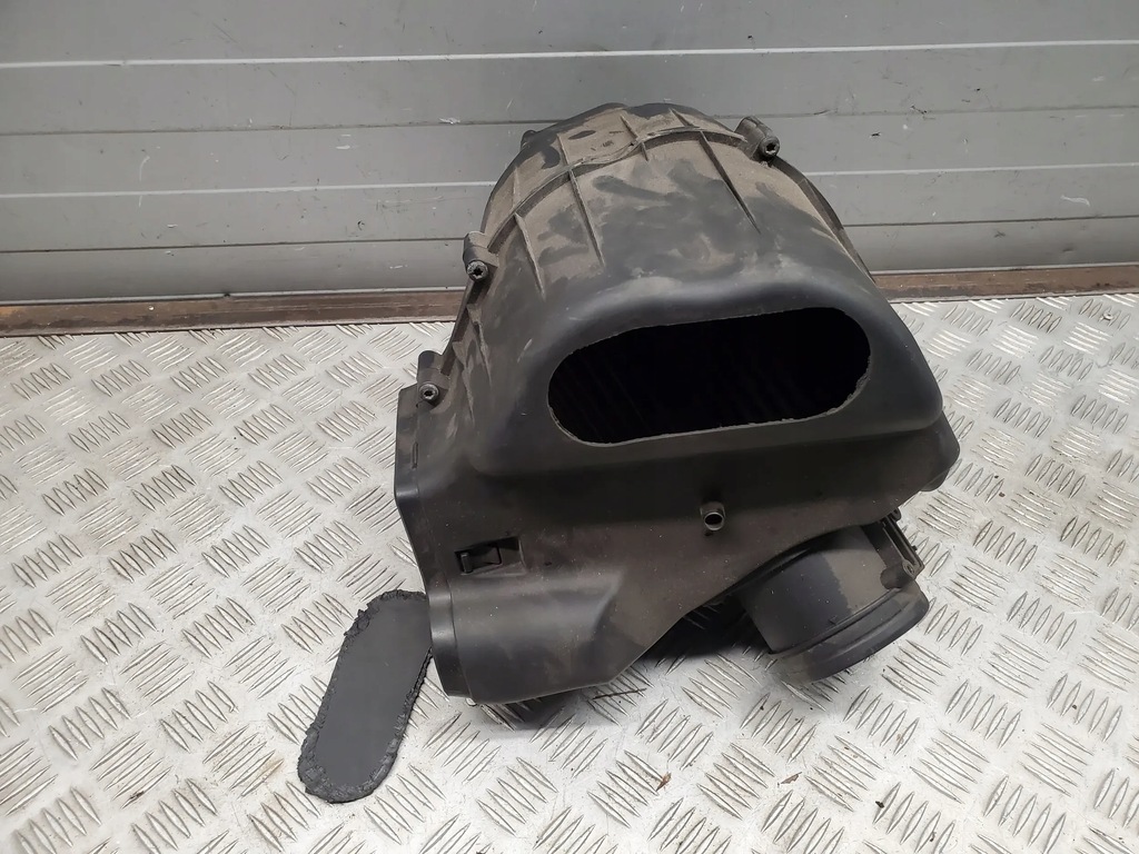 фото №6, Audi a8 s8 d4 4h 4h0133824 з передній корпус фільтрів повітря