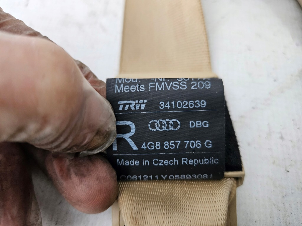Ремінь безпеки пасажира правий перед audi a6 c7 в Україні