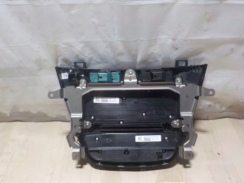 фото №2, Opel insignia 2.0d 2011r. панель кондиціонера з радіо 13273095