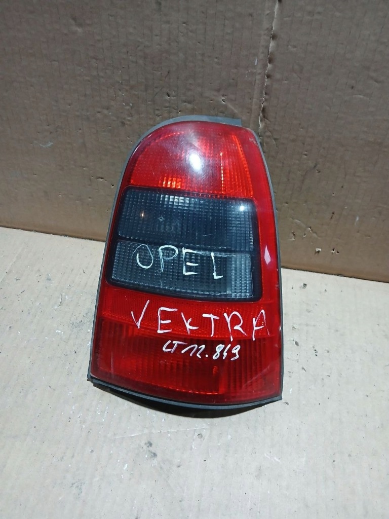 Купити Фара права задня правий задні opel vectra b універсал 09153155