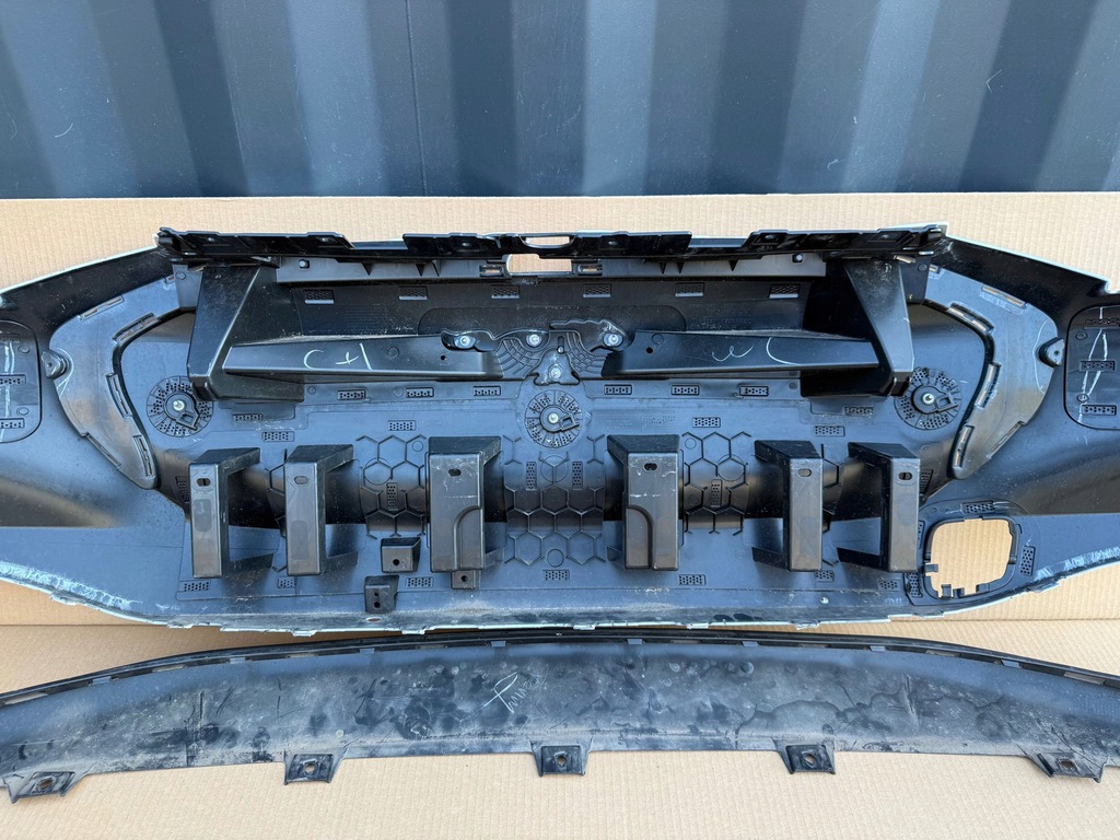 фото №10, Бампер ford mustang mach-e оригинал нет клеёный