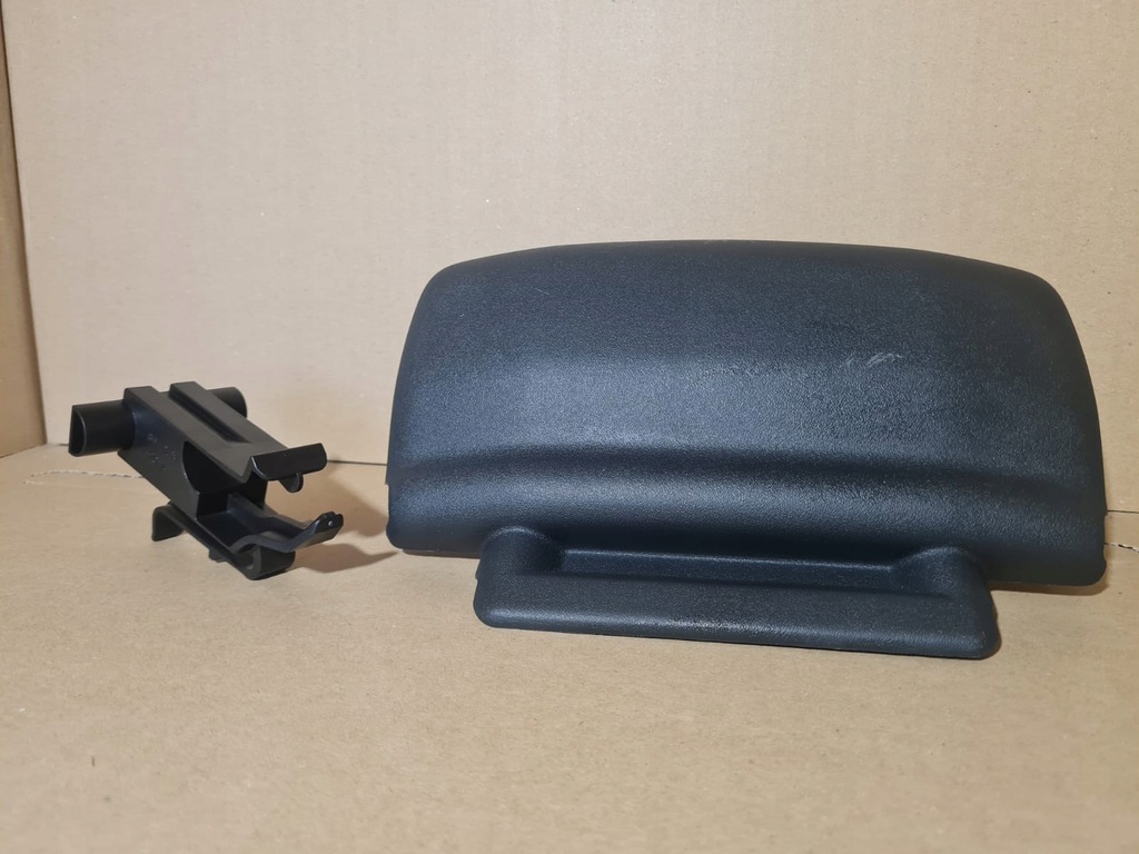 фото №1, Volvo xc90 r-design заглушка фаркоп съемный 03-04