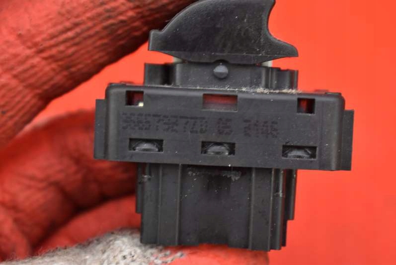 фото №8, Выключатель подъёма стекло левый перед 96657927zd peugeot 301 12-17