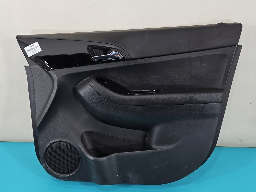 фото №1, Обивка дверь перед правая обшивка chevrolet orlando 95981941