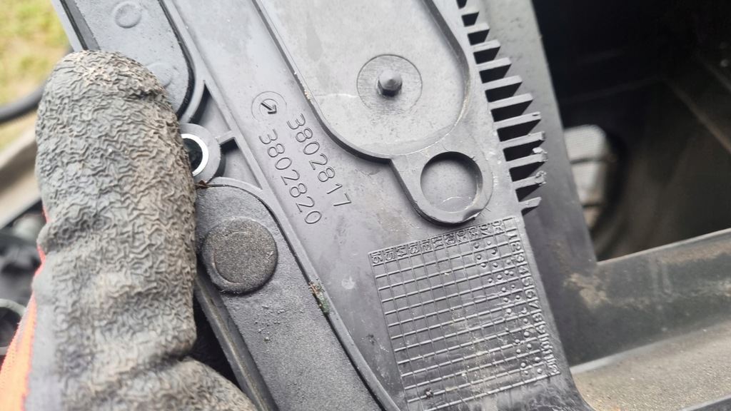 фото №6, Iveco daily iv 06-12 корпус фильтра салонный 3802817 3802820