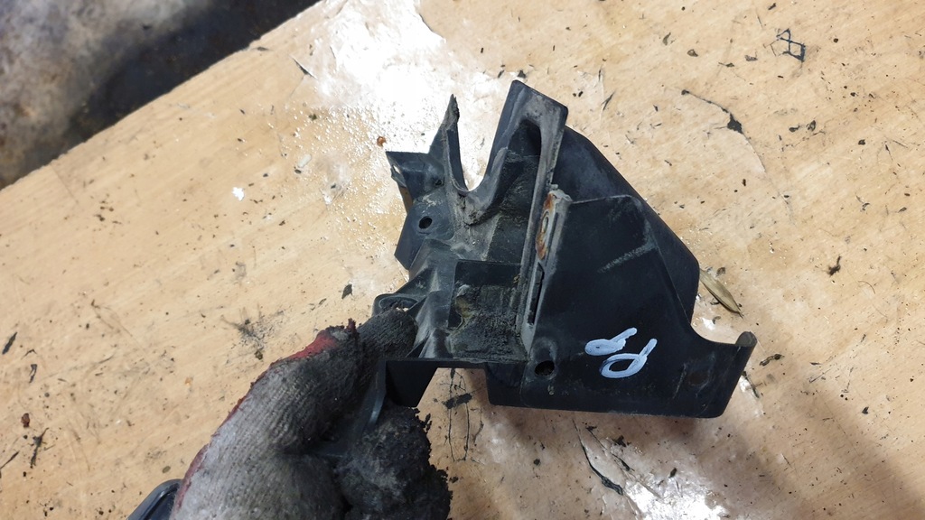 фото №1, Peugeot partner iii направляющая бампера правый перед