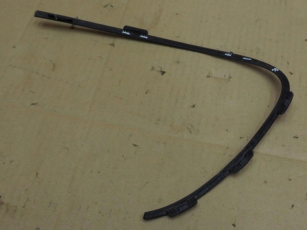 фото №9, Mercedes w206 молдинг бампера перед левая