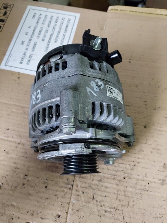 Купити Bmw f20 f22 f30 f36 генератор 8645325 180a denso