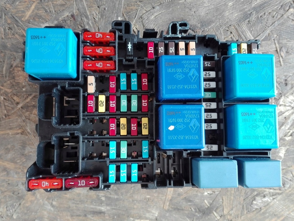 фото №1, Коробка запобіжників renault talisman 243800453r