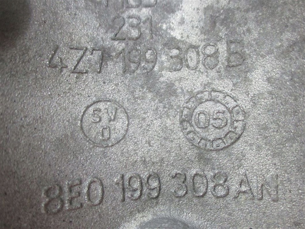 фото №8, Audi s4 rs4 b7 4.2 v8 кронштейн двигателя 8e0199308an