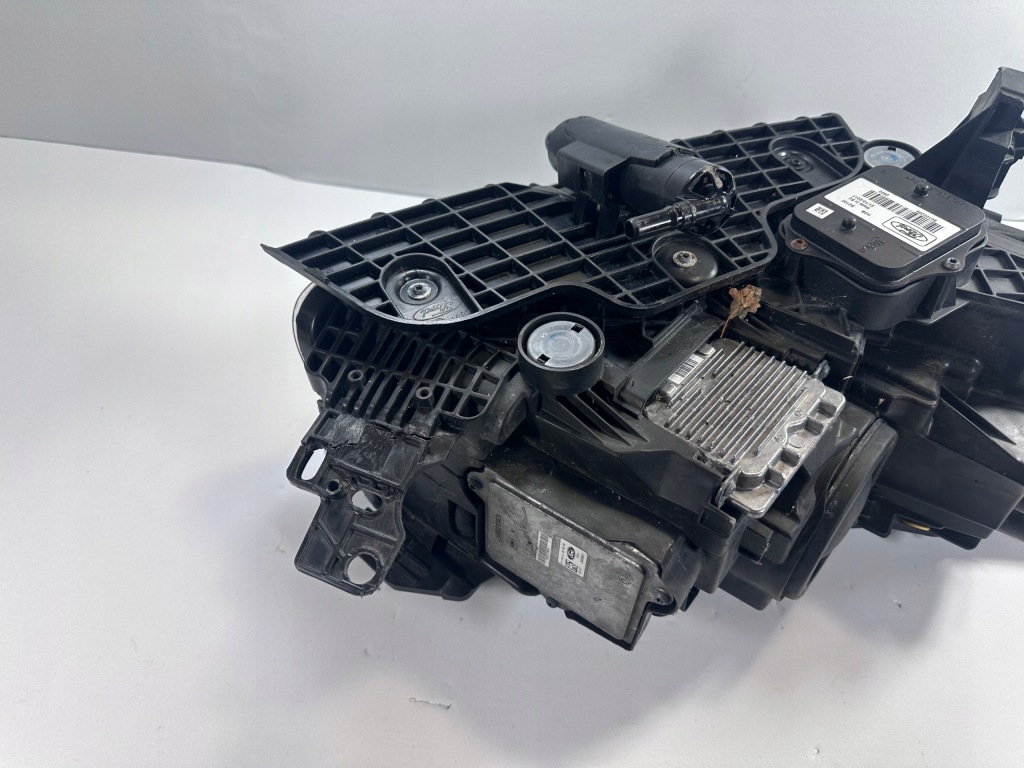 Kuga mk2 рестайлинг  st ксенон поворотный full led фара левый перед gv41-13d155-ef Недорого