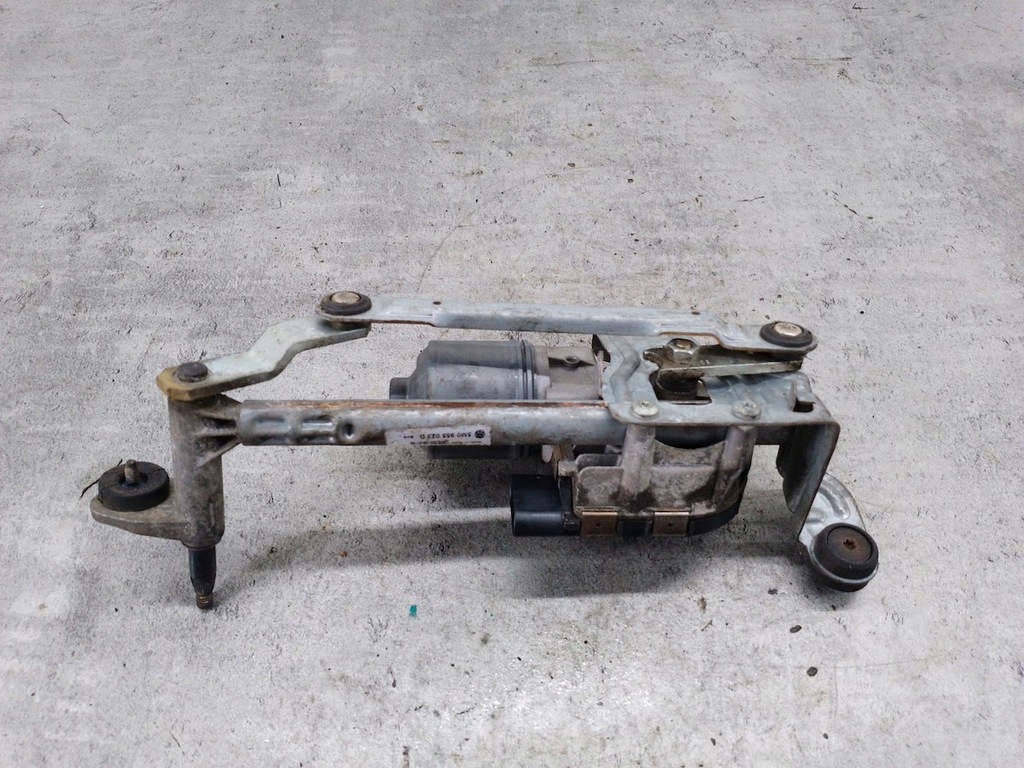 фото №9, Моторчик дворник левый vw golf plus i 3397020815 0390241945 bosch