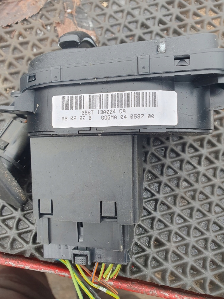 фото №14, Корпус замка зажигания защита ford fiesta mk6 4d 2002-2007