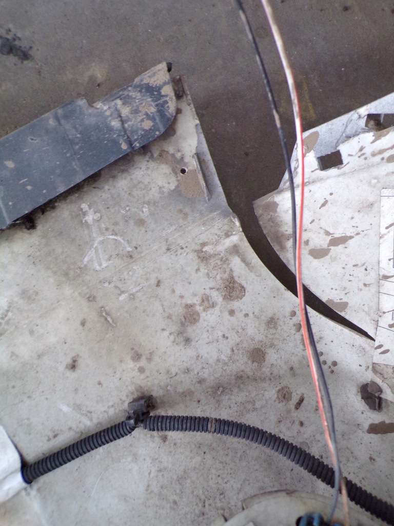 фото №10, Бампер перед jeep commander kompletny парктронік