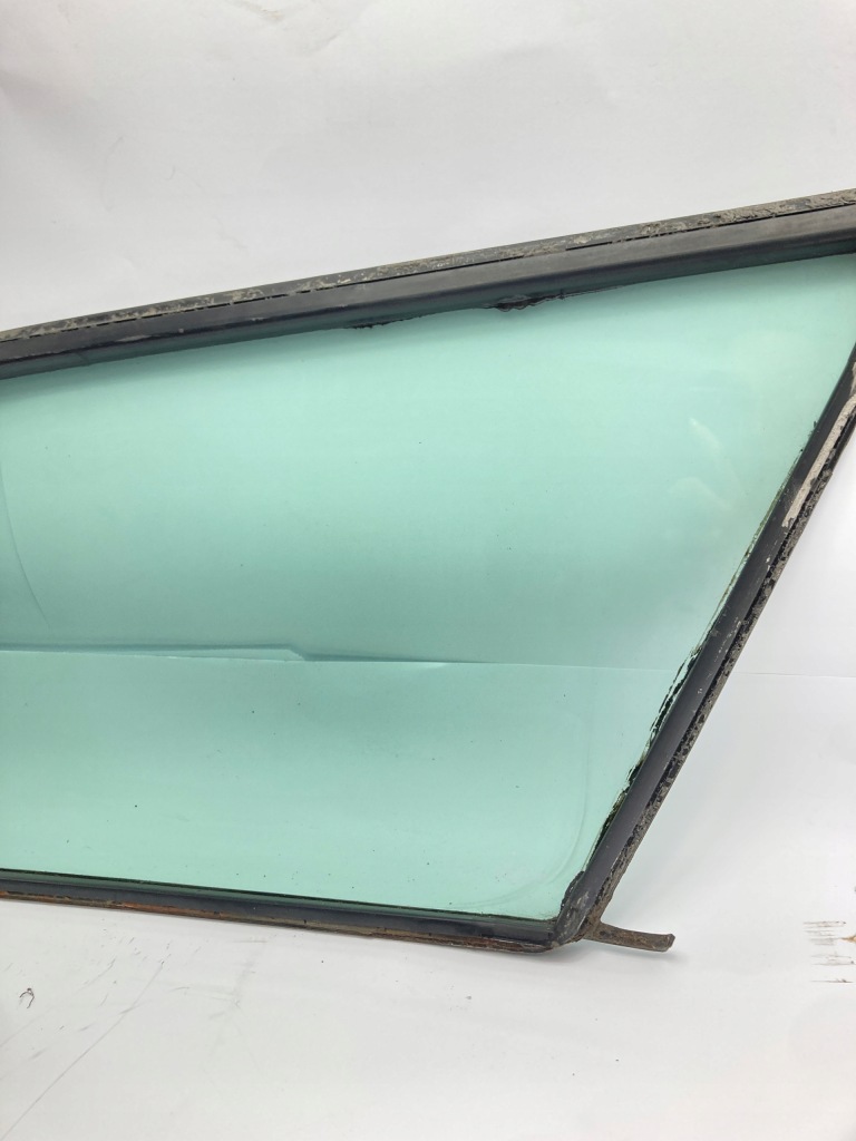 Скло з прокладка ліва задня лівий задній водія бічна mercedes w124 універсал в Україні