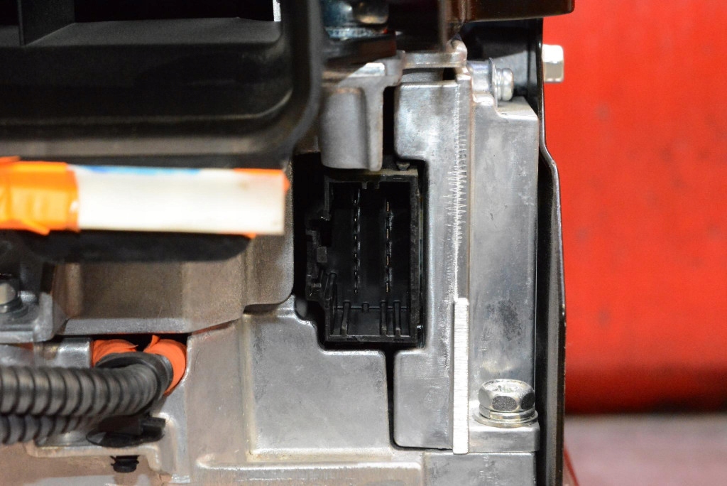 Аккумулятор аккумулятор 7.6 kwh gm58-10b759-bb ford c-max mk2 2.0 hybrid 188 km в Украине