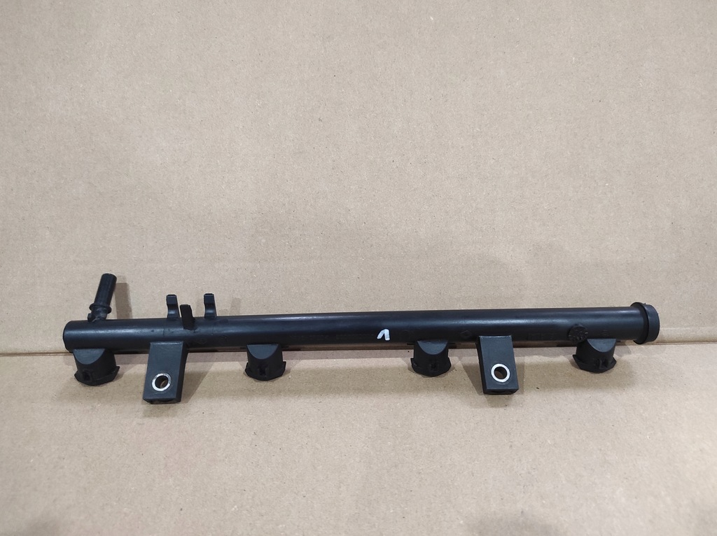 фото №1, Молдинг впрыскная 2.0 turbo renault espace iv laguna ii 8200053030