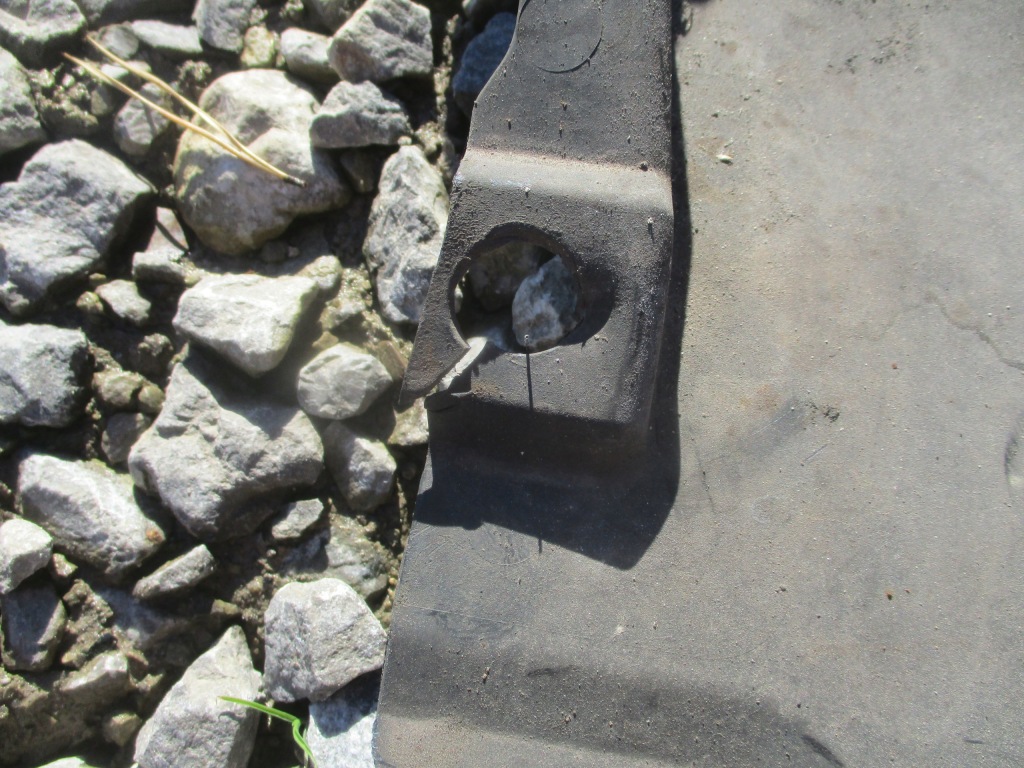 Накладка под двигатель нижняя подвеска mazda 3 bm 3 2.2 d ghr556071 Цена