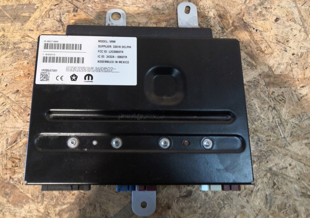 фото №1, Chrysler pacifica 2016-20 усилитель vrm 68227168a