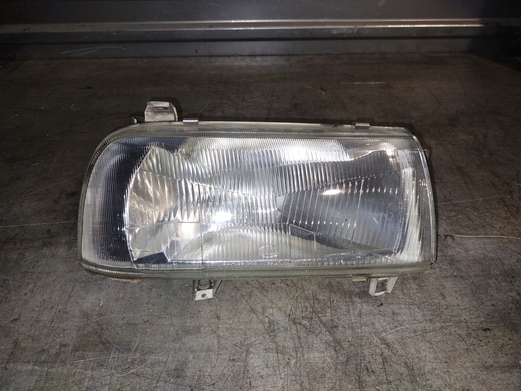 фото №1, Лампа права vw vento