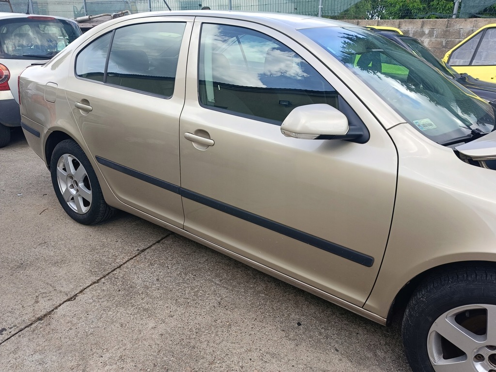 фото №7, Skoda octavia ii консоль панель приладів