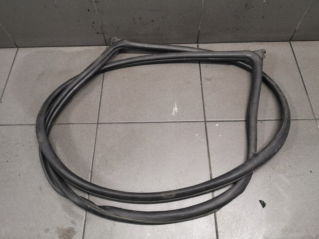 фото №1, Прокладка капот vw touareg 5.0 tdi v10