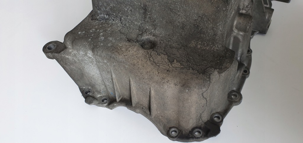 Renault оригинальный номер 8200451325 поддон масляная Киев