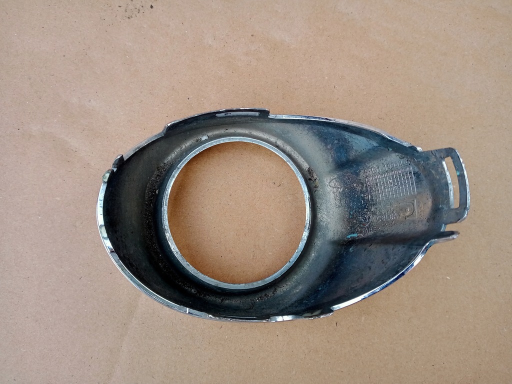 фото №3, Ford focus mk3 ліва рамка хром протитуманної фари