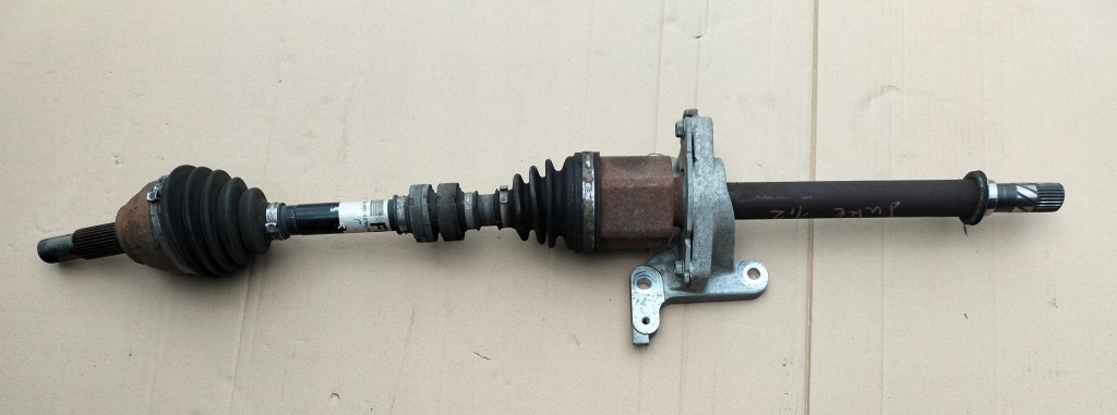 фото №1, Nissan juke i f15 lift 1,2 dig-t приводной вал правая
