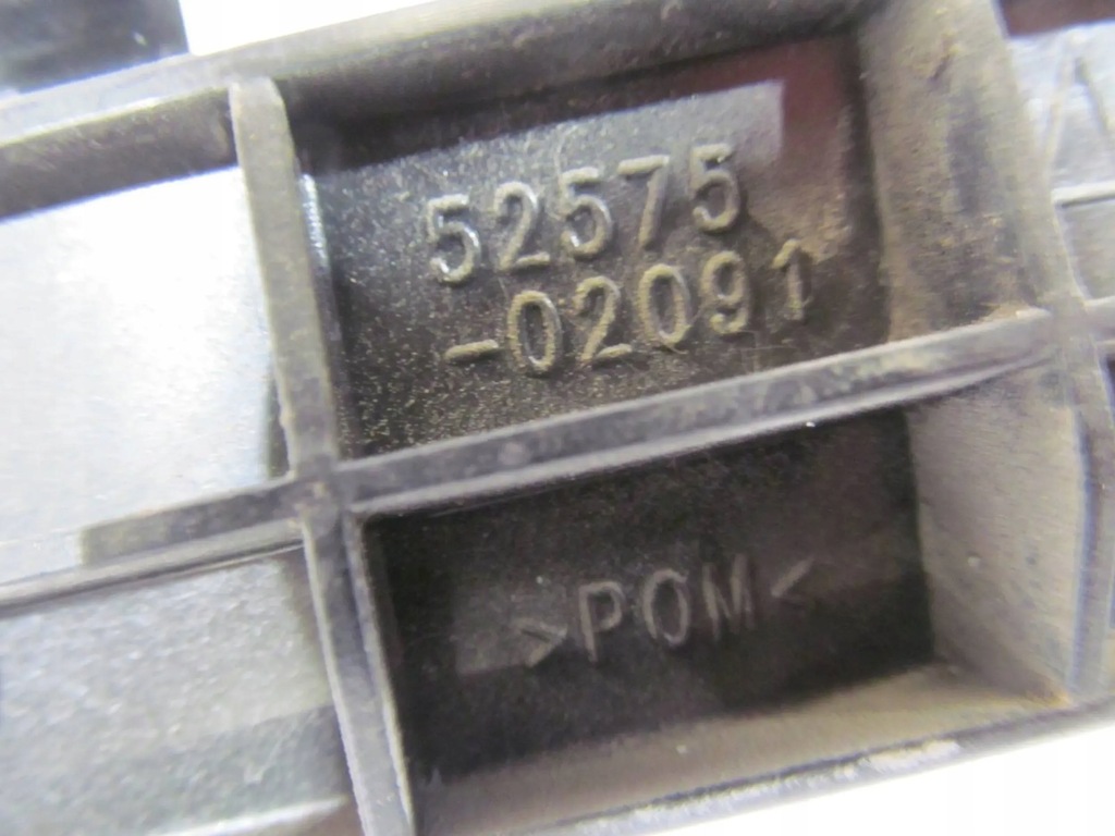 фото №7, Toyota auris hb e18 12-18 направляющая кронштейн правый бампера задняя заднего c406